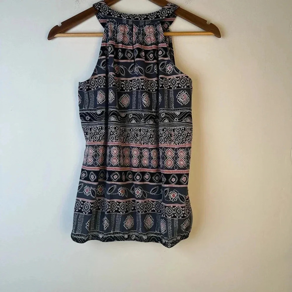 Loft Top - Picture 2 of 3